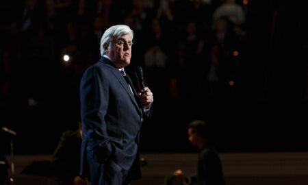 Legendarul prezentator american, Jay Leno a ajuns la spital cu arsuri grave în urma unui incendiu. Care este starea vedetei acum