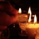 După pana uriașă de curent de marți, moldovenii își fac provizii de lumânări. Prețul este halucinant