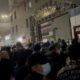 Valuri de chinezi pe străzi, după ce 10 oameni au murit într-un incendiu, închiși ca într-o capcană. VIDEO