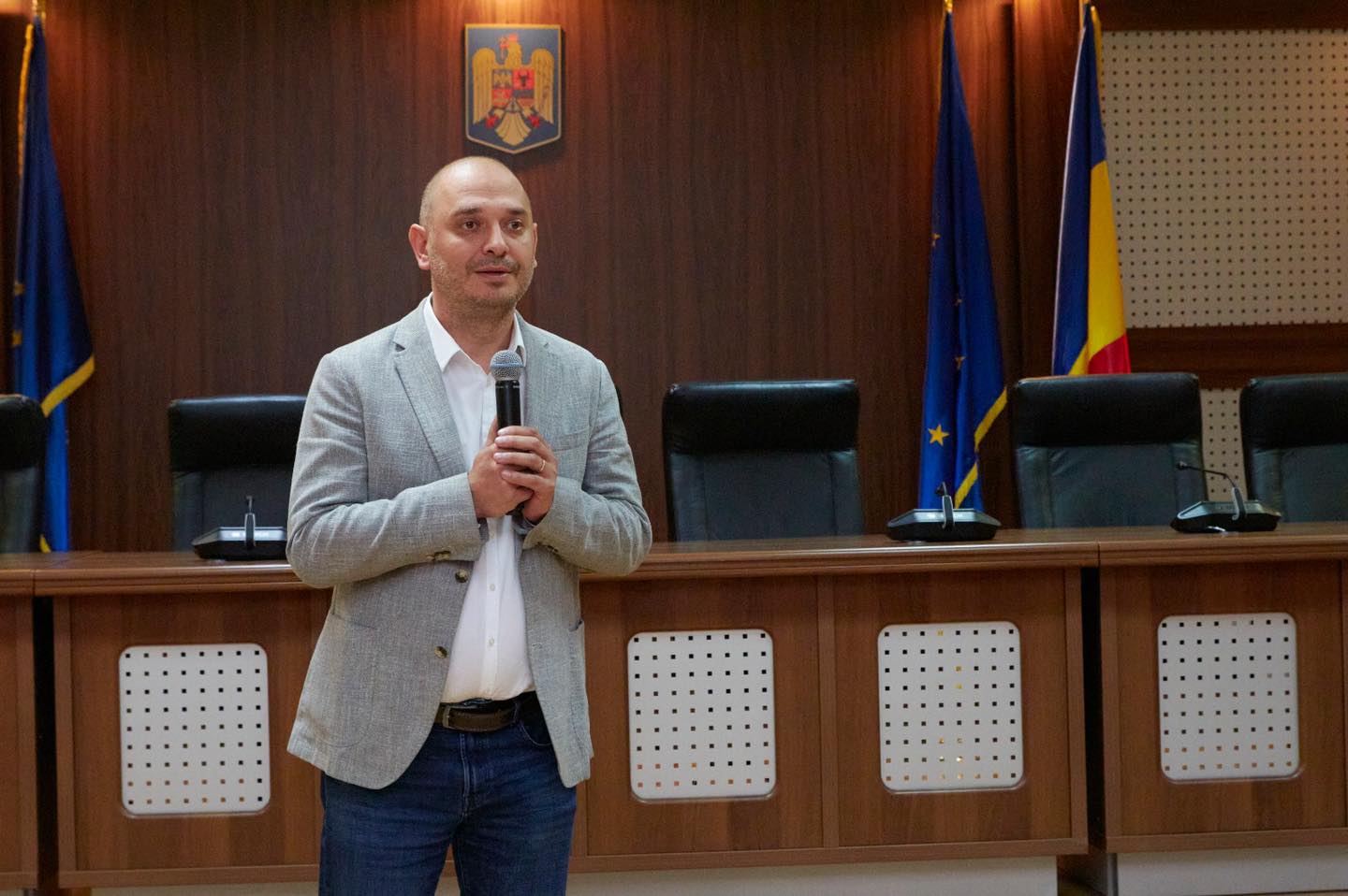 EXCLUSIV. Confuzia din capul lor. Radu Mihaiu, un alt primar care nu cunoaşte legea. S-a „autodenunţat” că primeşte spor de 25%