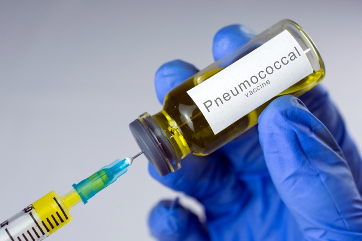 Vaccinul pneumococic a ajuns la direcțiile sanitare. Un medic ne spune cui îi folosește și de ce este important