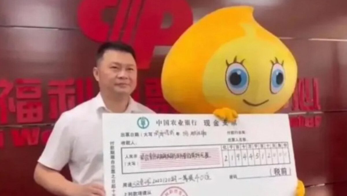 Un tată chinez ține SECRET câștigul la loto de 30 de MILIOANE de euro față de soția și copilul său „ca să nu devină leneși”
