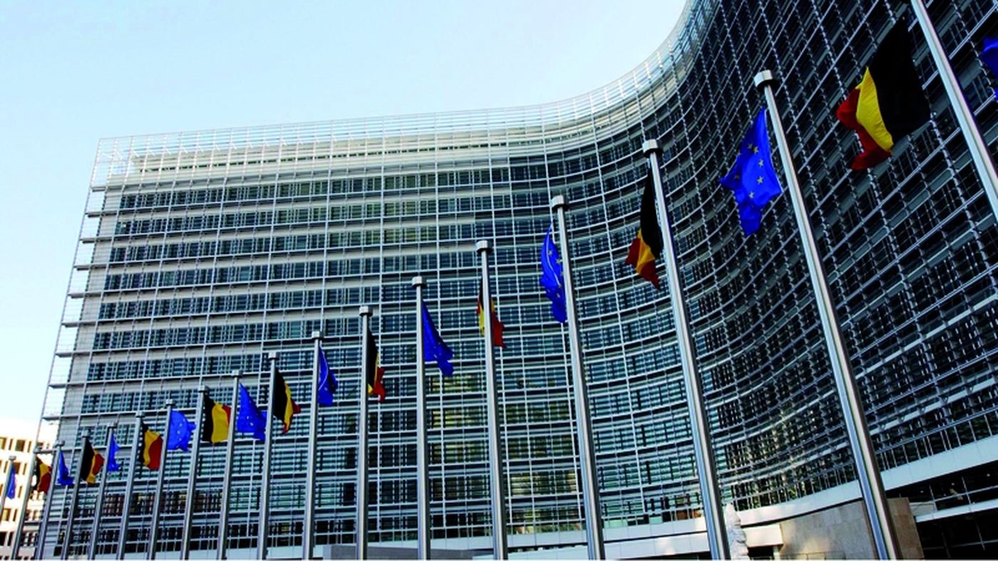 De ce Comisia Europeană vrea să înghețe 13 miliarde de euro din fondurile europene destinate Ungariei