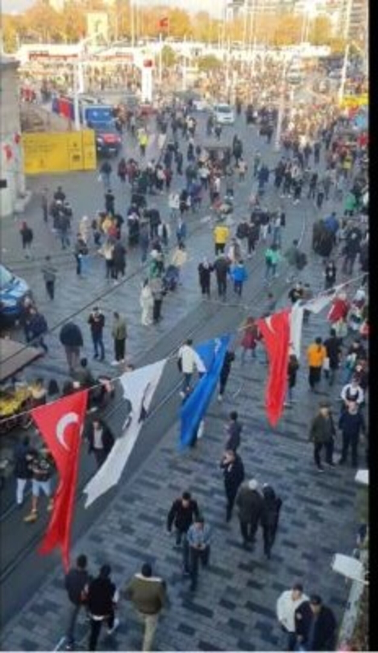 Președintele Erdogan vorbește de un atentat. 6 morți și 53 de răniți în explozia uriaşă de pe un bulevard pietonal din Istanbul