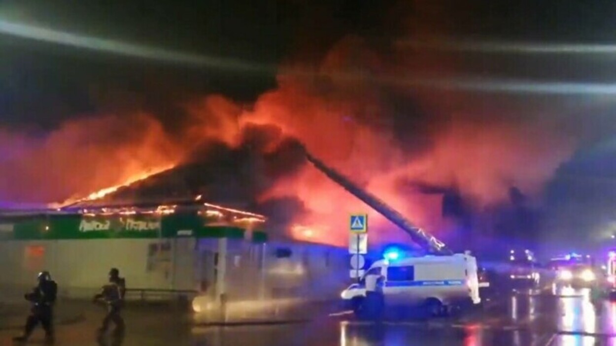 Un lansator de rachete a provocat incendiul devastator din clubul rusesc. Cel care a tras e arestat fiindcă au murit 15 tineri