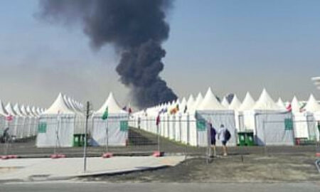 Un fum gros care poate ajunge până la stadionul din Qatar sugerază că ar fi vorba despre un produs chimic. Ce spun autoritățile