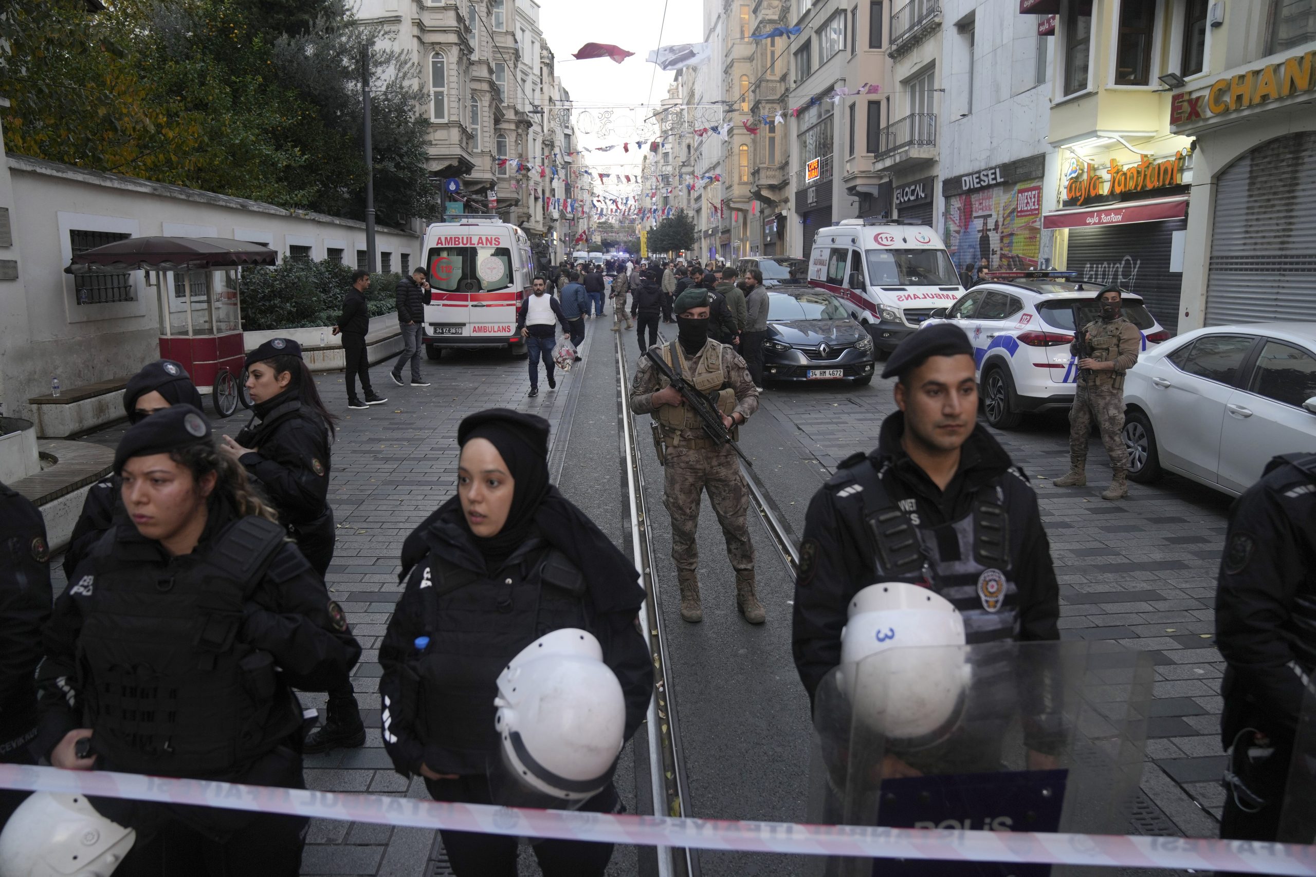 Atentatul de la Istanbul. Prima ipoteză, prima imagine cu terorista care s-ar fi detonat