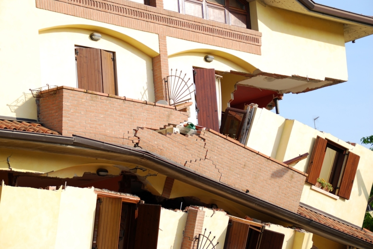 Cum arată un magazin dintr-o stațiune italiană după cutremurul de dimineață. O zi cu două cutremure mici și în România