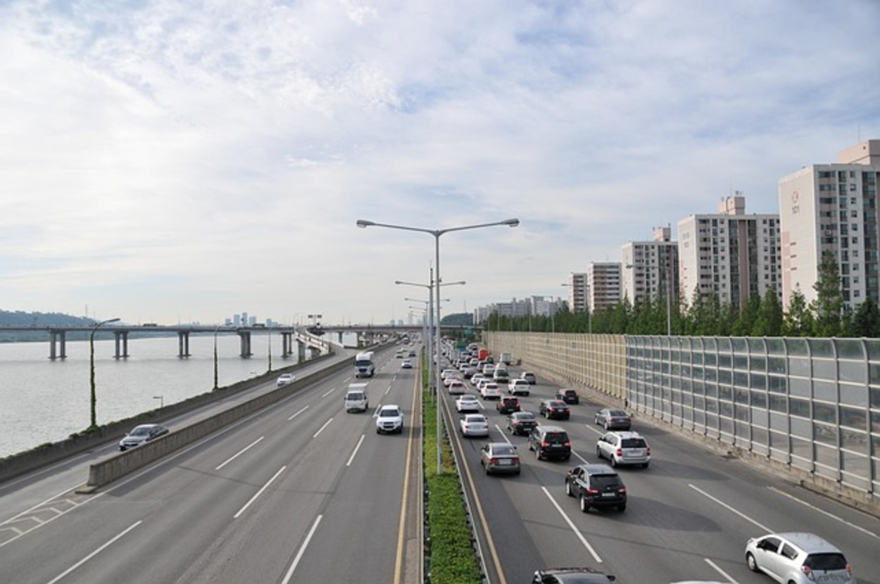 Cum arată primul autobuz fără șofer, lansat în capitala Coreei de Sud. FOTO