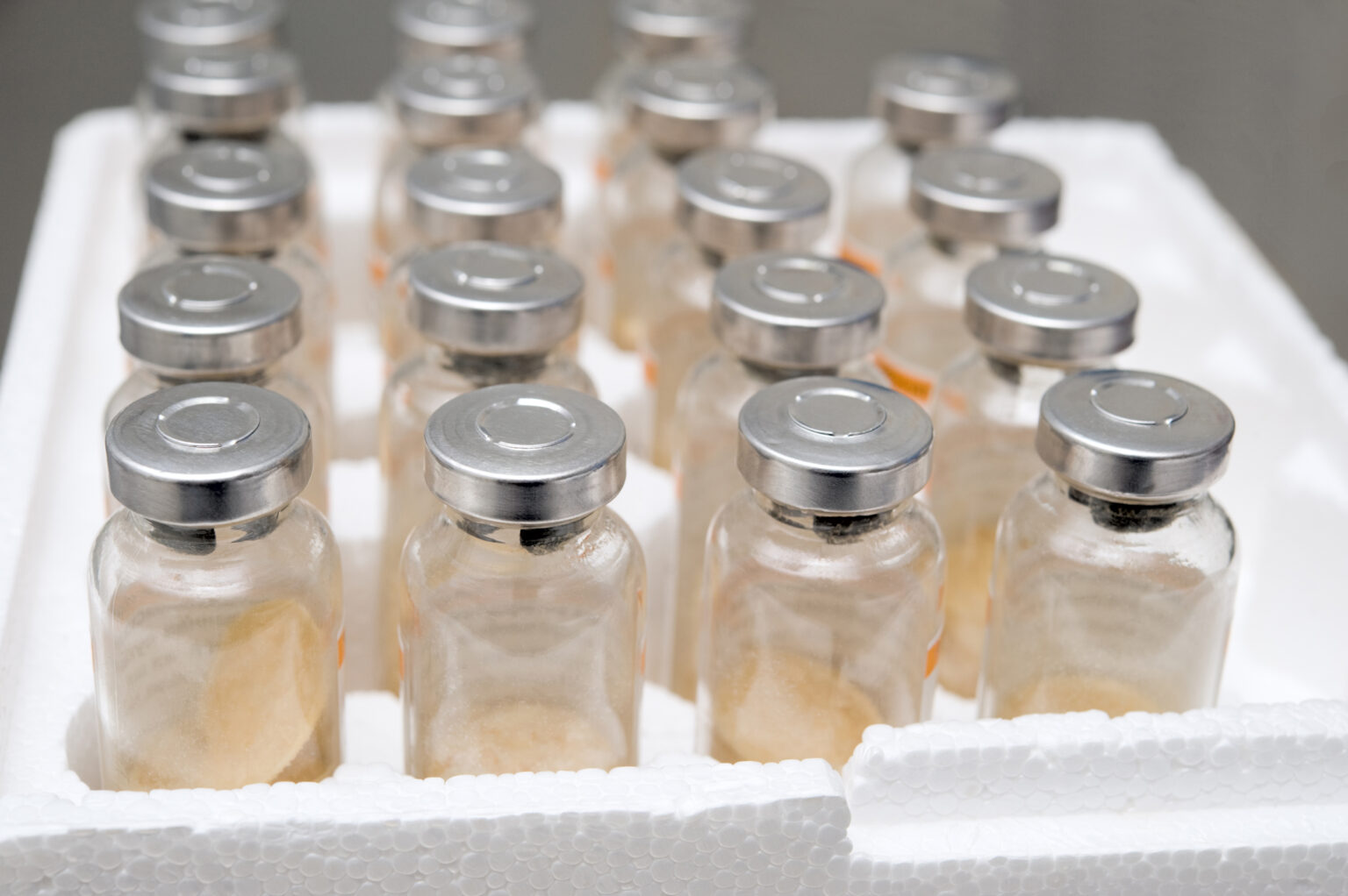 O companie farmaceutică distribuitoare de vaccin covid a anunțat că a făcut profituri uriașe. Și așteaptă o continuă creștere