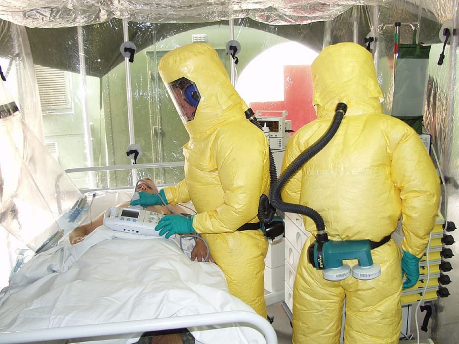 Un spital britanic este „în izolare” după ce a fost depistat un potențial caz mortal de Ebola