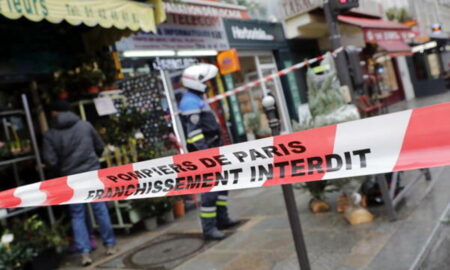 Revoltă uriașă la Paris după un atac armat, soldat cu trei morți, trei răniți. Ciocnirile kurzilor cu Poliția sunt dure