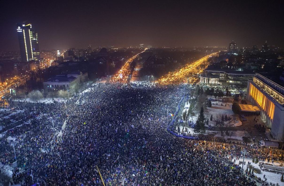 Nicuşor Dan interzice mitingurile din Piața Victoriei. Adunările publice nu mai răspund nevoilor societăţii actuale