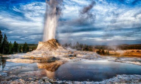 Unul dintre cele mai fascinante locuri de pe Pământ, acolo unde exploziile sunt naturale