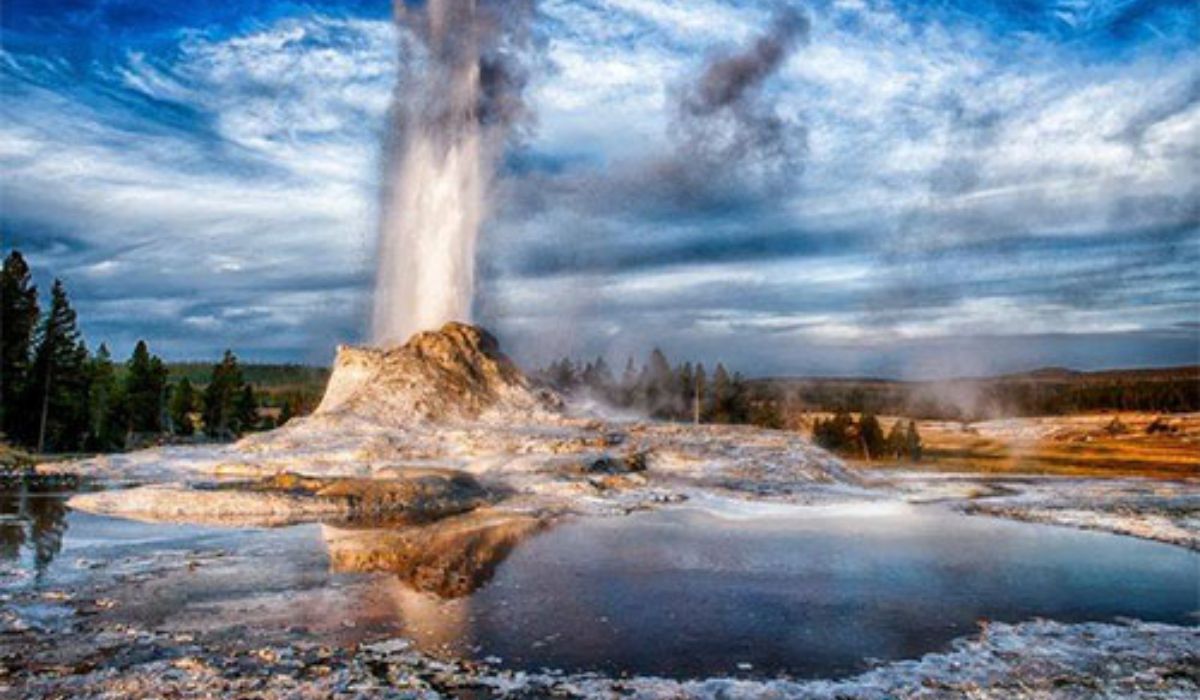 Unul dintre cele mai fascinante locuri de pe Pământ, acolo unde exploziile sunt naturale