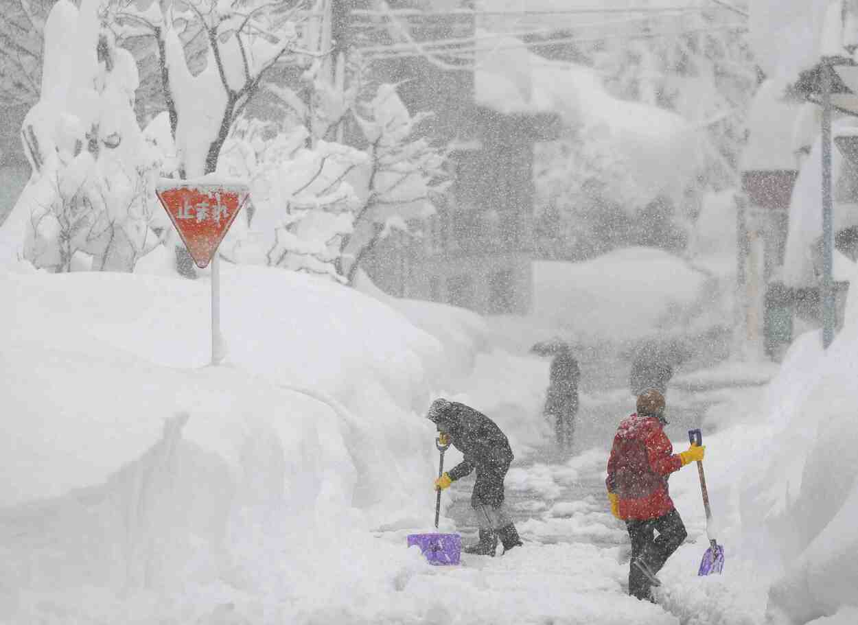 17 morți și 90 de răniți, după ninsorile abundente din Japonia. Halucinant cum și-au găsit sfârșitul cei mai mulți dintre ei