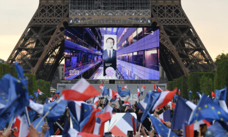 Procurorii francezi percheziționează sediul Partidului Renașterii al lui Macron