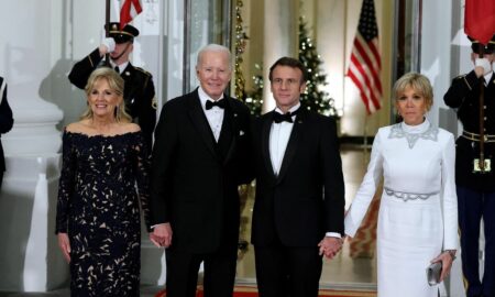Biden și Macron, dejun discret, doar cu soțiile, departe de ochii presei. Și totuși, poza a apărut