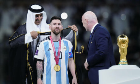 Ce reprezintă bishta, mantia tradițională pe care șeicul Tamim bin Hamad Al Thani i-a pus-o pe umeri lui Messi