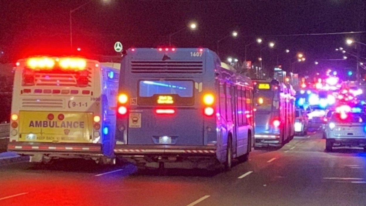 Atac armat într-un bloc de locuit din Toronto. Cel puțin șase morți în urma incidentului