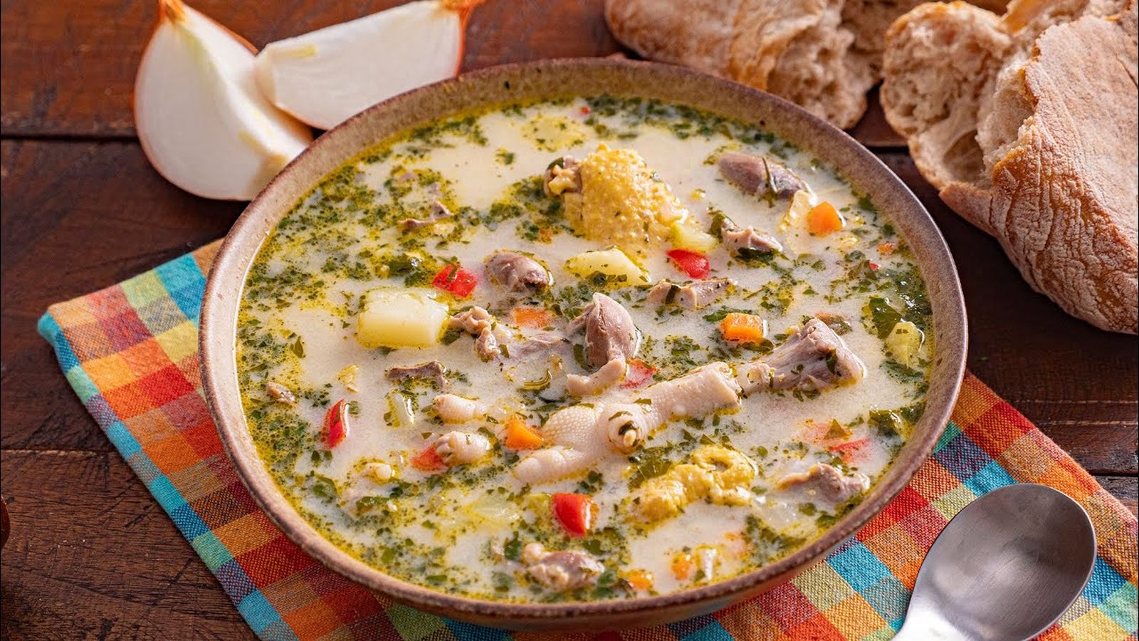 Ciorbă de potroace, acrită cu moare de varză. Deliciul care vă pune pe picioare după un chef prelungit. Rețeta originală