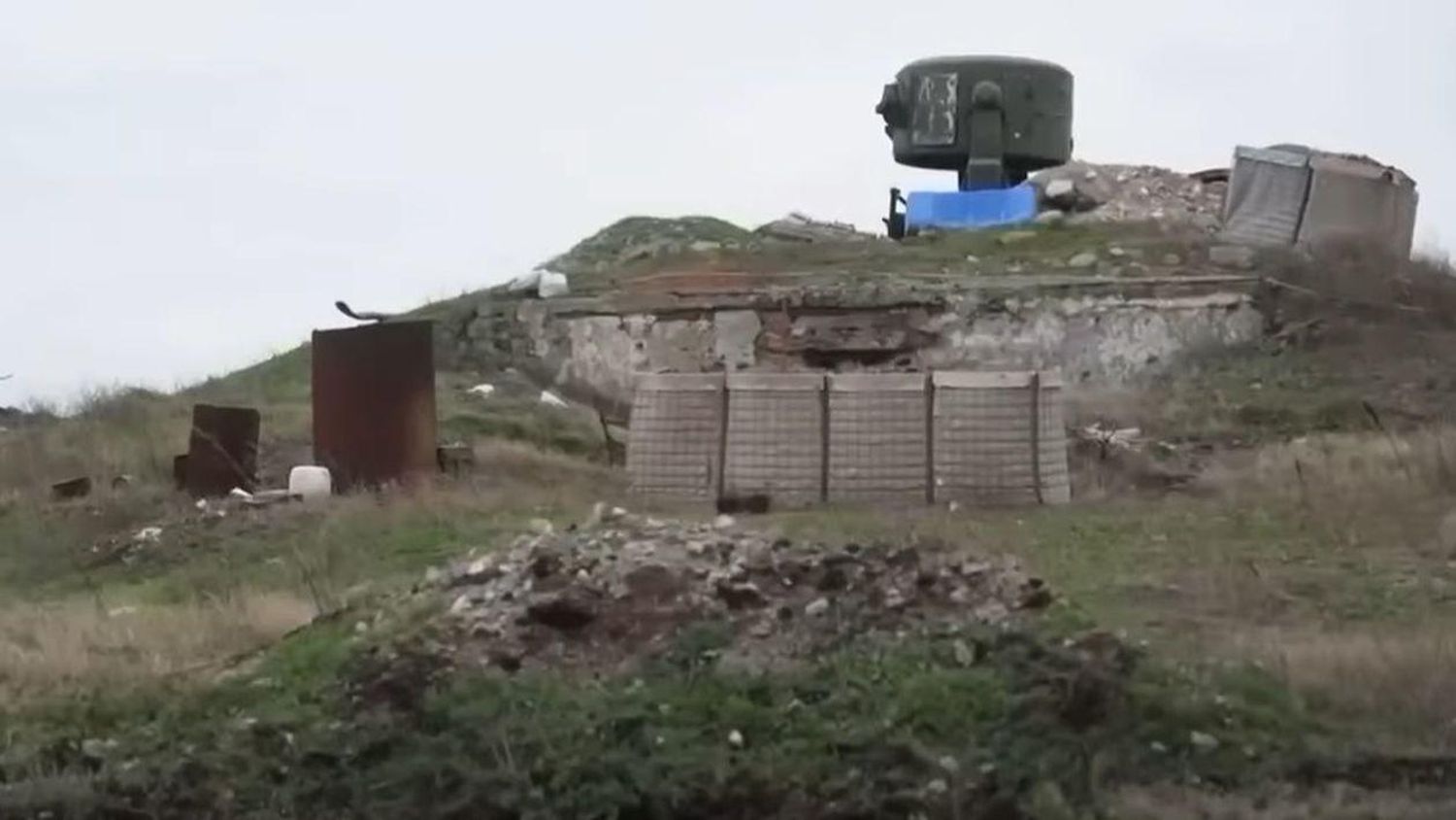 Cum trăiesc militarii ucrainieni de pe Insula Șerpilor. De ce nu pot lua legătura cu familiile