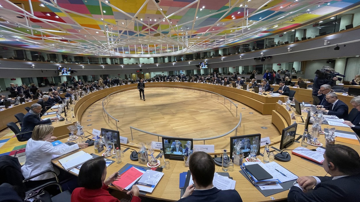 Preşedinta Parlamentului European, Roberta Metsola, dezamăgită de Austria. Cristian Terhes cere excluderea din PPE a austriecilor