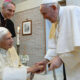 Fostul Papă Benedict al XVI-lea a murit la 95 de ani. El a devenit primul papă în 600 de ani care a renunțat la această funcție
