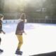 Nereguli la patinoarul din parcul IOR. Reprezentanții Protecției Consumatorului l-au închis. Au curs și amenzile