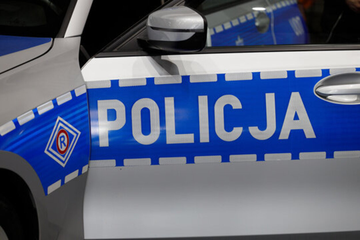 Alertă la Varșovia. Cadoul primit de un șef al Poliției, după o vizită în Ucraina, a sărit în aer. Polițistul a fost rănit
