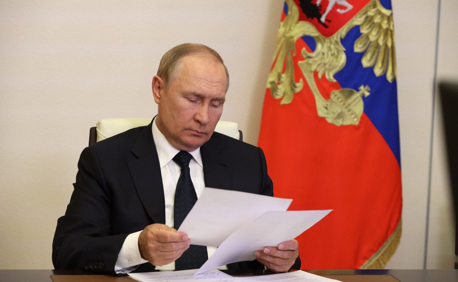 În plin război, Vladimir Putin a semnat o lege care interzice propaganda LGBT