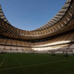 Pericol la stadionul Molineux: O bucată de metal a căzut printre spectatori înainte de meci
