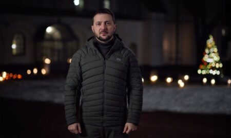 Zelenski în mesajul de Crăciun: „Speranţa va veni după disperare, iar moartea va fi învinsă de viaţă. Nu aşteptăm un miracol”