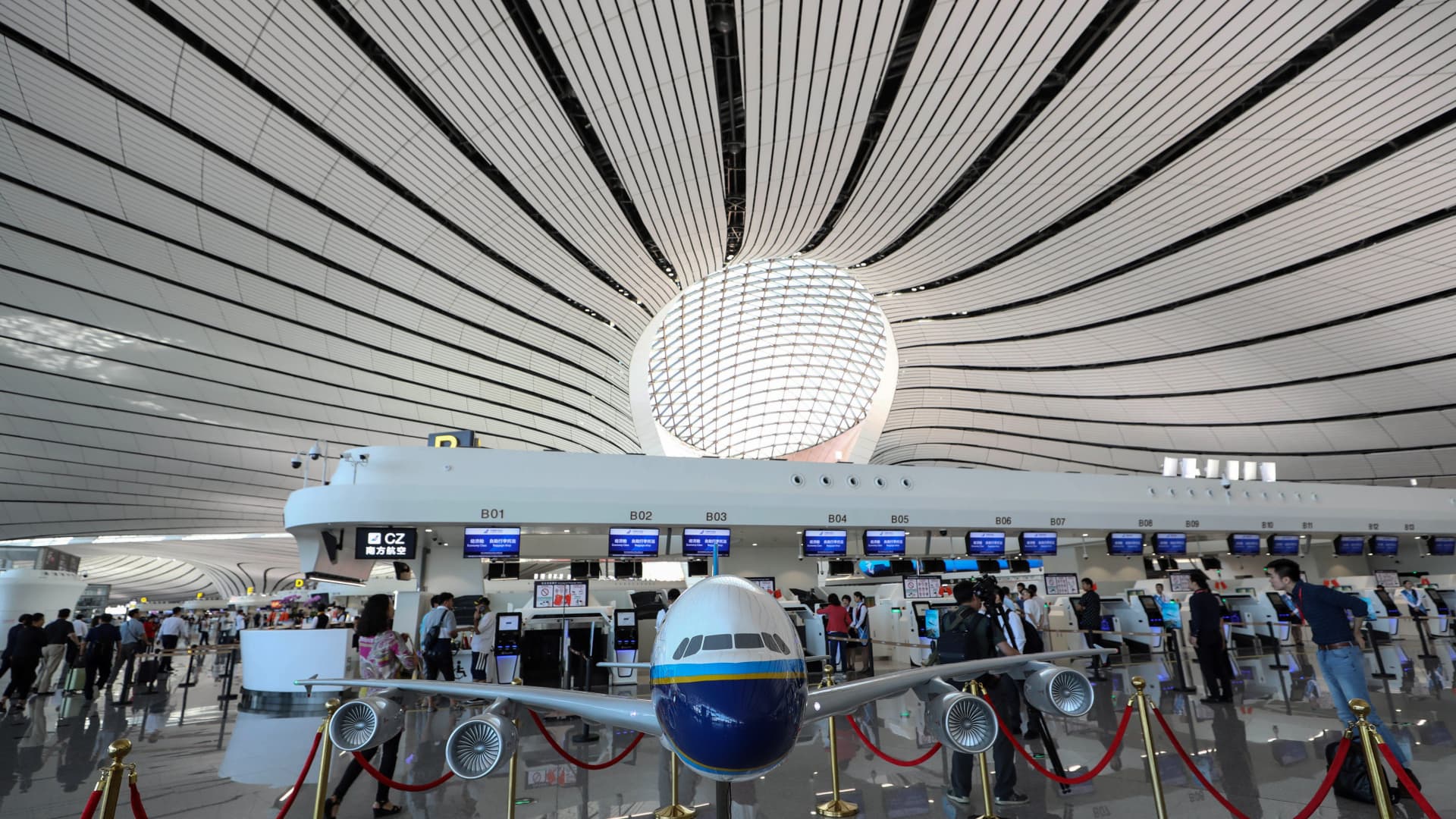 De azi, pentru prima dată în ultimii trei ani, a fost eliminată carantina obligatorie pentru călătorii care intră în China