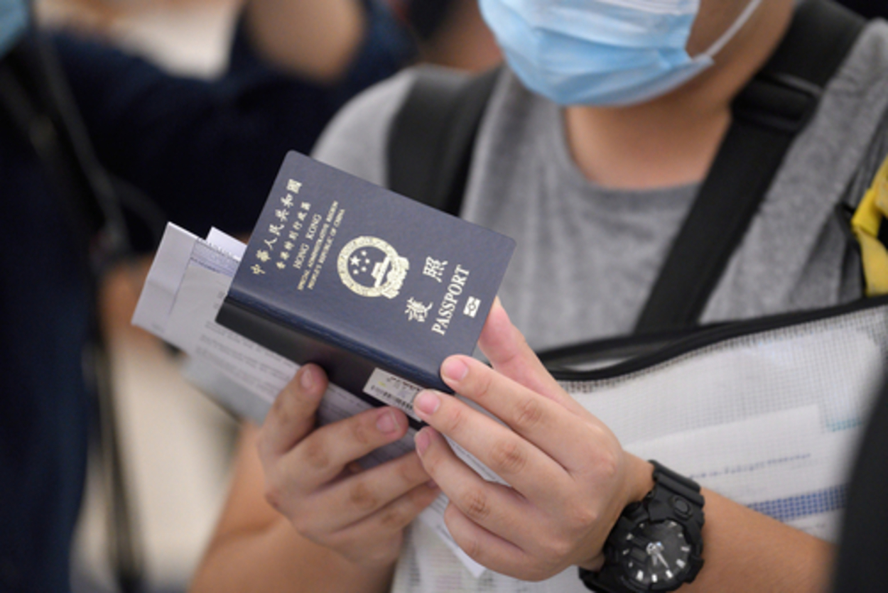 China se pregătește pentru un exod în masă. Oamenii se grăbesc să-și reînnoiască pașapoartele