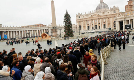 Peste 200 de mii de oameni și-au luat rămas bun de la Papa Benedict al XVI-lea, timp de trei zile, înainte de înmormântare