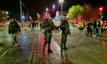 Atac după atac la Ierusalim. Tată și fiu împușcați, după atacul terorist de lângă sinagogă soldat cu cel puțin șapte morți