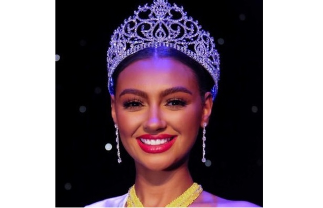 Miss Țara Galilor a suferit un grav accident la întoarcerea acasă de la concursul Miss Universe