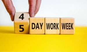 Din ianuarie 2023, angajații unei companii din România vor putea opta pentru un program de lucru de 4 zile pe săptămână