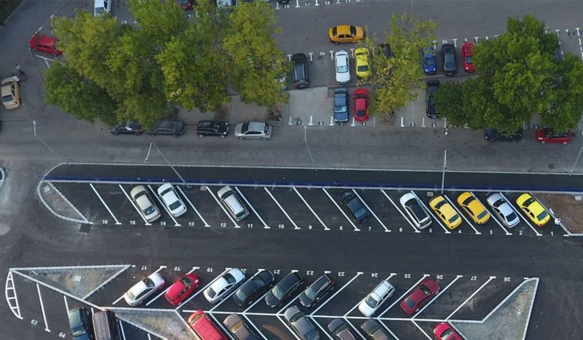 Liber la locurile de parcare. Locuitorii unui sector din București vor avea parte de ce le-a fost interzis până acum