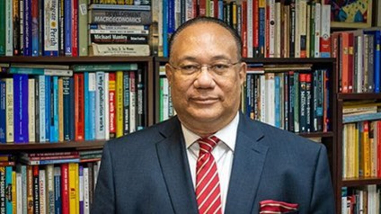 Fost ambasador în SUA, mort pe stradă. Oficialii spun că a fost un gigant intelectual și un titan global