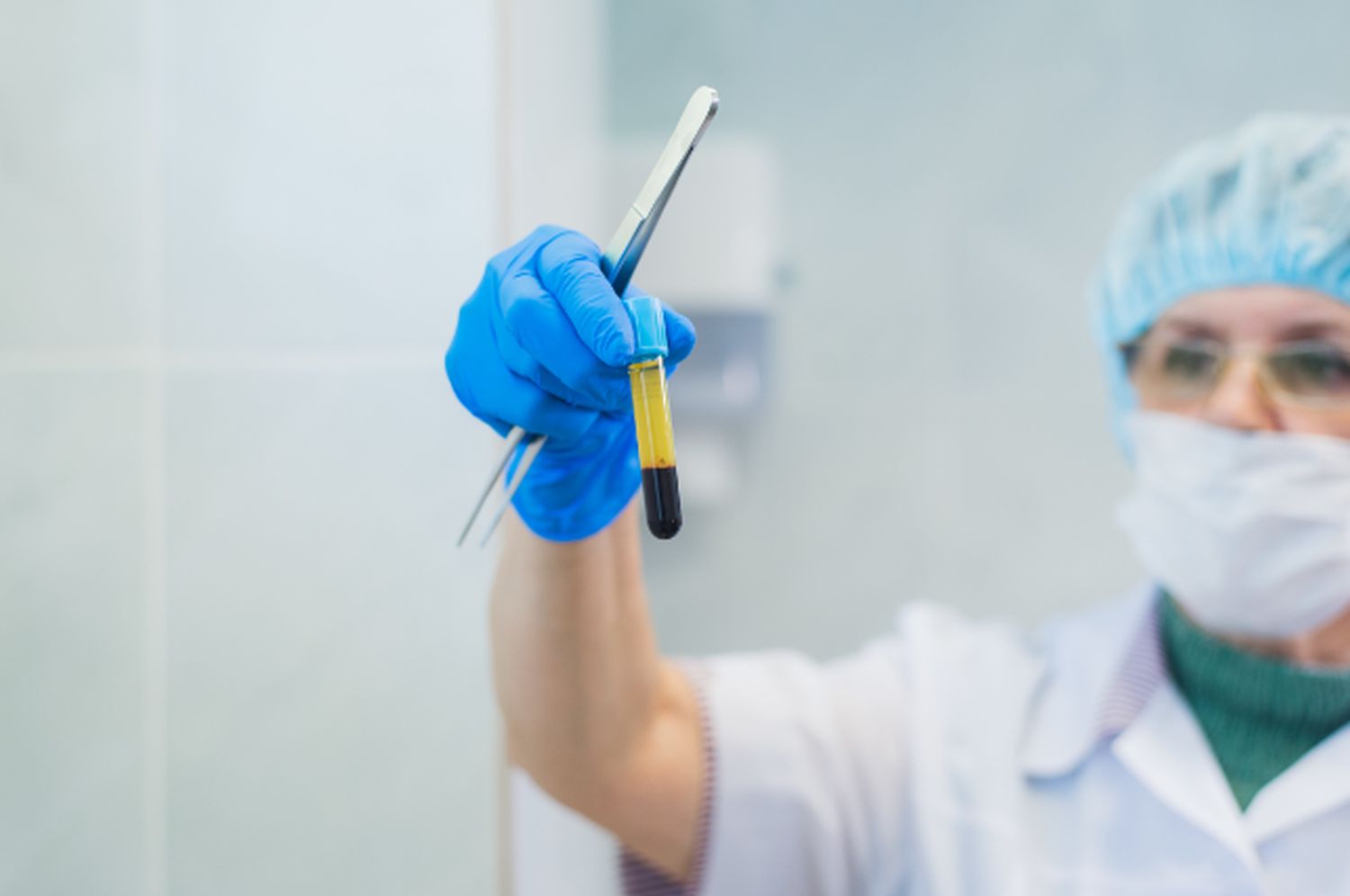 Specialiștii avertizează! S-au schimbat simptomele dominante ale infecției cu coronavirus. Când să vă faceți probleme