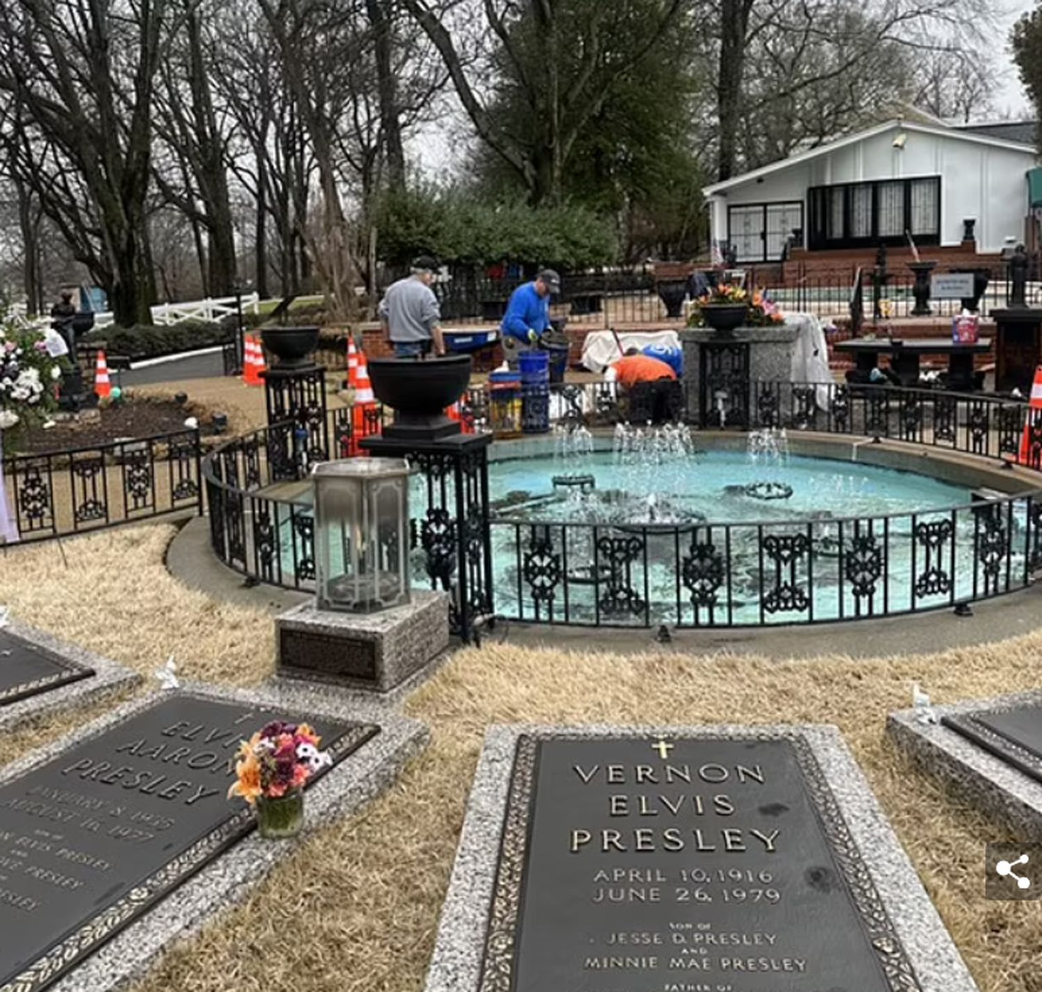 Locul de veci al Lisei Marie Presley este pregătit la casa Graceland din Memphis. Cauza oficială a morții nu e cunoscută încă