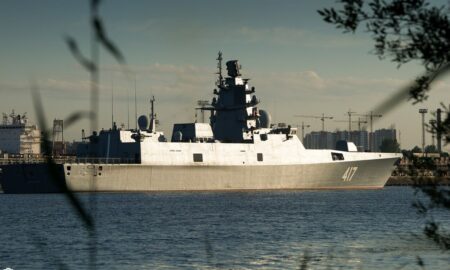 Nava de război a lui Putin, înarmată cu rachete hipersonice „de neoprit”, navighează spre SUA