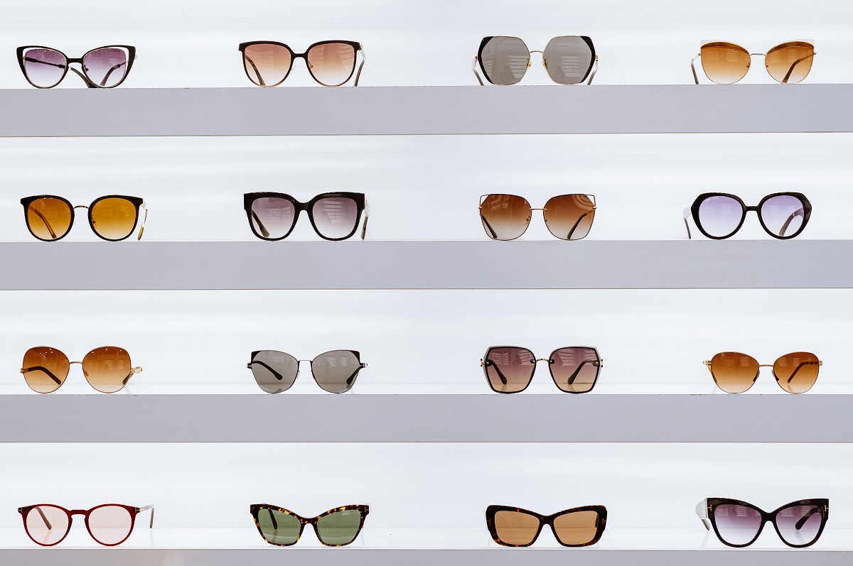 La ce să fii atent când cumperi ochelari de soare online