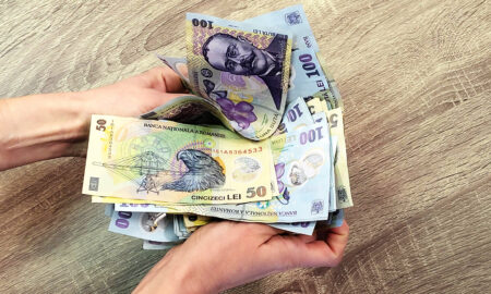 bani pentru români, fonsuri din partea statului venituri (sursă foto: playtech.ro) 10.000 de lei