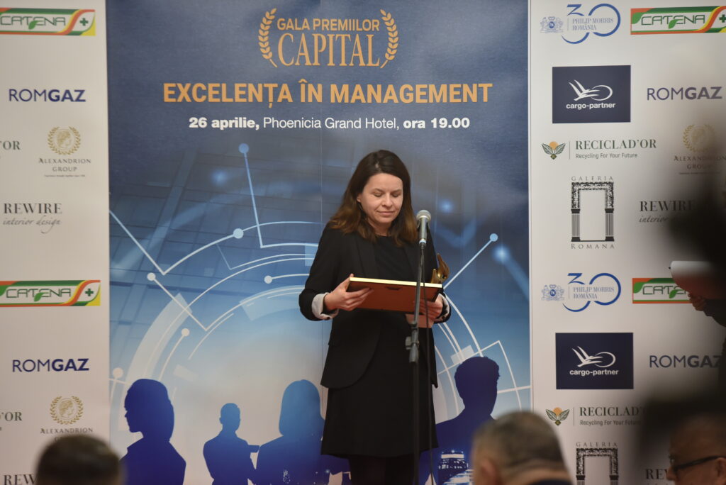 Anca Jecu - Coordonator PR Grup Tiriac la Gala Capital Excelență în Management Sursa foto: Christian Blancko