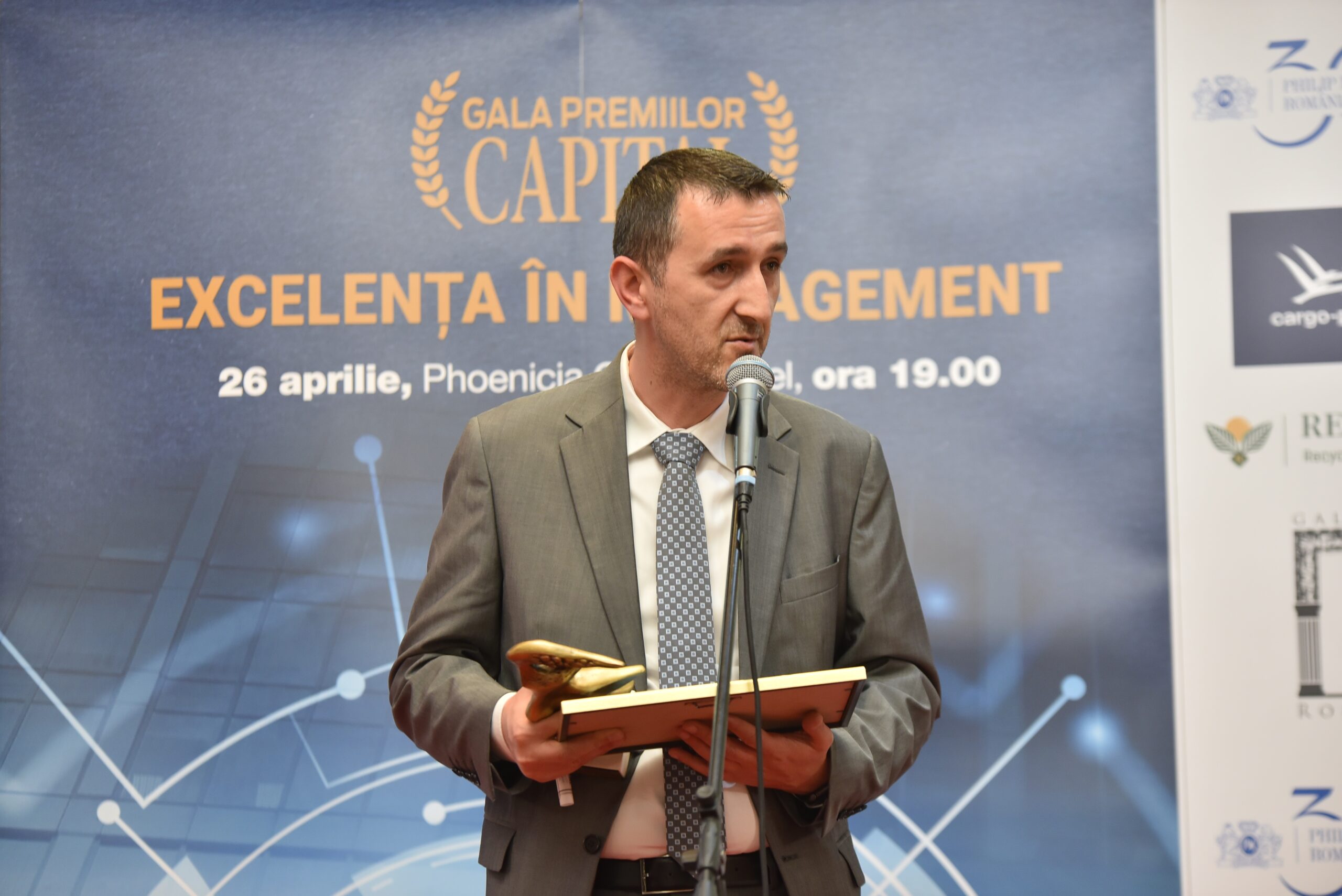 Ciprian Lazăr, director Romania Retail și Multichannel Superbet, pe scena Galei Capital „Excelență în Management”Sursa foto Christian Blancko