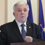 Mugur Isărescu