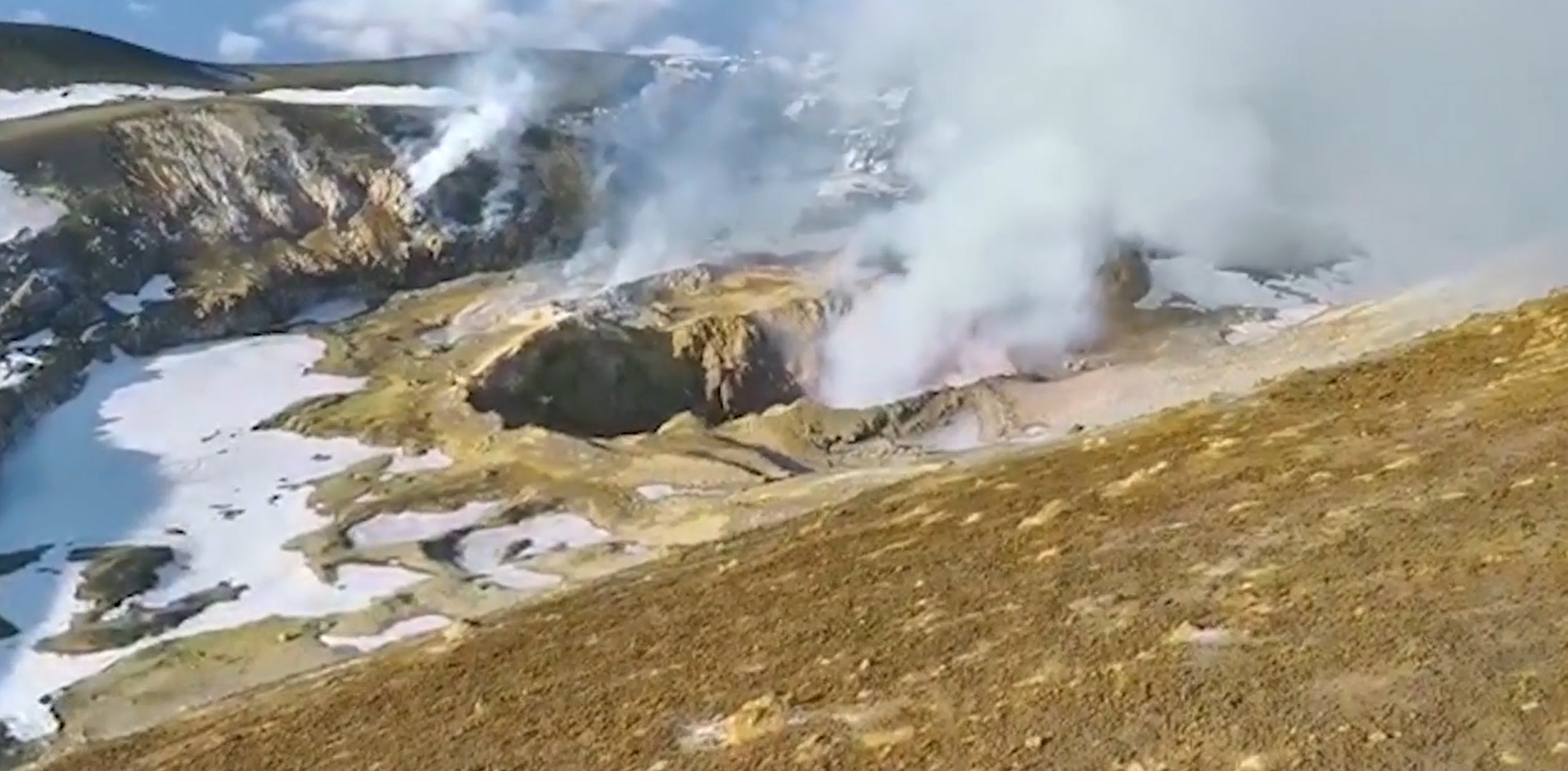 Vulcanul Etna se pregătește să erupă